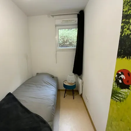 I50 Les Naiades- 2 Bedrooms For 5 People ! בית נופש *